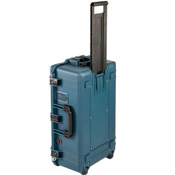 Pelican 1595 Air Travel Case with retractable extension handle